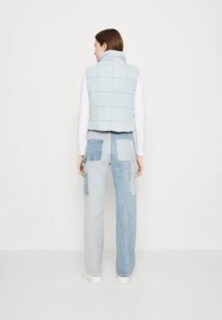 Go Lana Reversible Vest - Waistcoat - Go Venice Light Wash -Guess Clothing Sale 8cbb847cb6e34239840af58f14e3fbf3