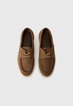 Guess ROB - Boat Shoes - Brown -Guess Clothing Sale 8edc4910a32f415f956d5490efc5010a