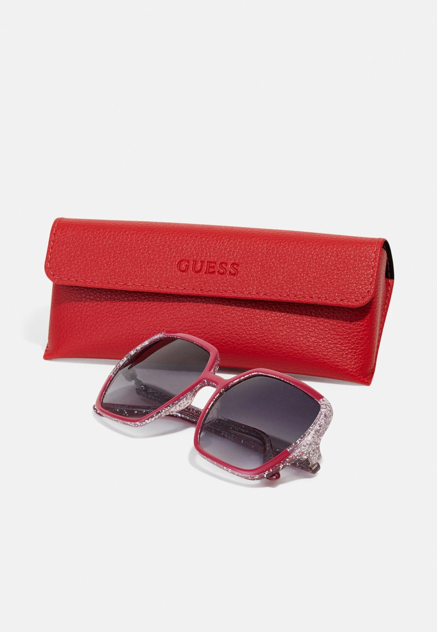 Guess Sunglasses - Shiny Fuxia/Gradient Smoke 3 Guess Sunglasses - Shiny Fuxia/Gradient Smoke - Image 3