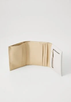 Guess LAUREL PETITE TRIFOLD - Wallet - Ivory -Guess Clothing Sale 904d24e5aefe47d8bc81733cf14af8ea