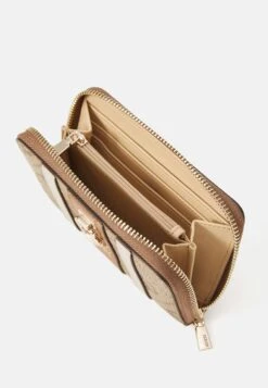 Guess ERENIA MEDIUM ZIP AROUND - Wallet - Latte 6 Guess ERENIA MEDIUM ZIP AROUND - Wallet - Latte -Guess Clothing Sale 9133527cc23f4e4b88a215c9b00b5a98