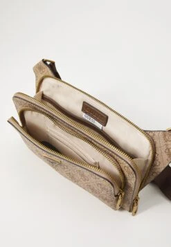 Guess MILANO FLAT - Bum Bag - Beige 10 Guess MILANO FLAT - Bum Bag - Beige -Guess Clothing Sale 9134341b07444c35b1cf34be9de78f3a