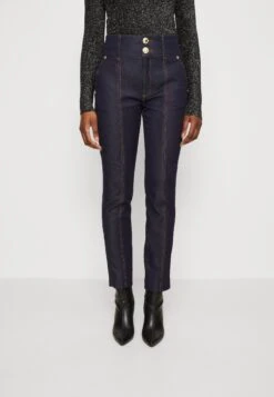 Shelly Pant - Slim Fit Jeans