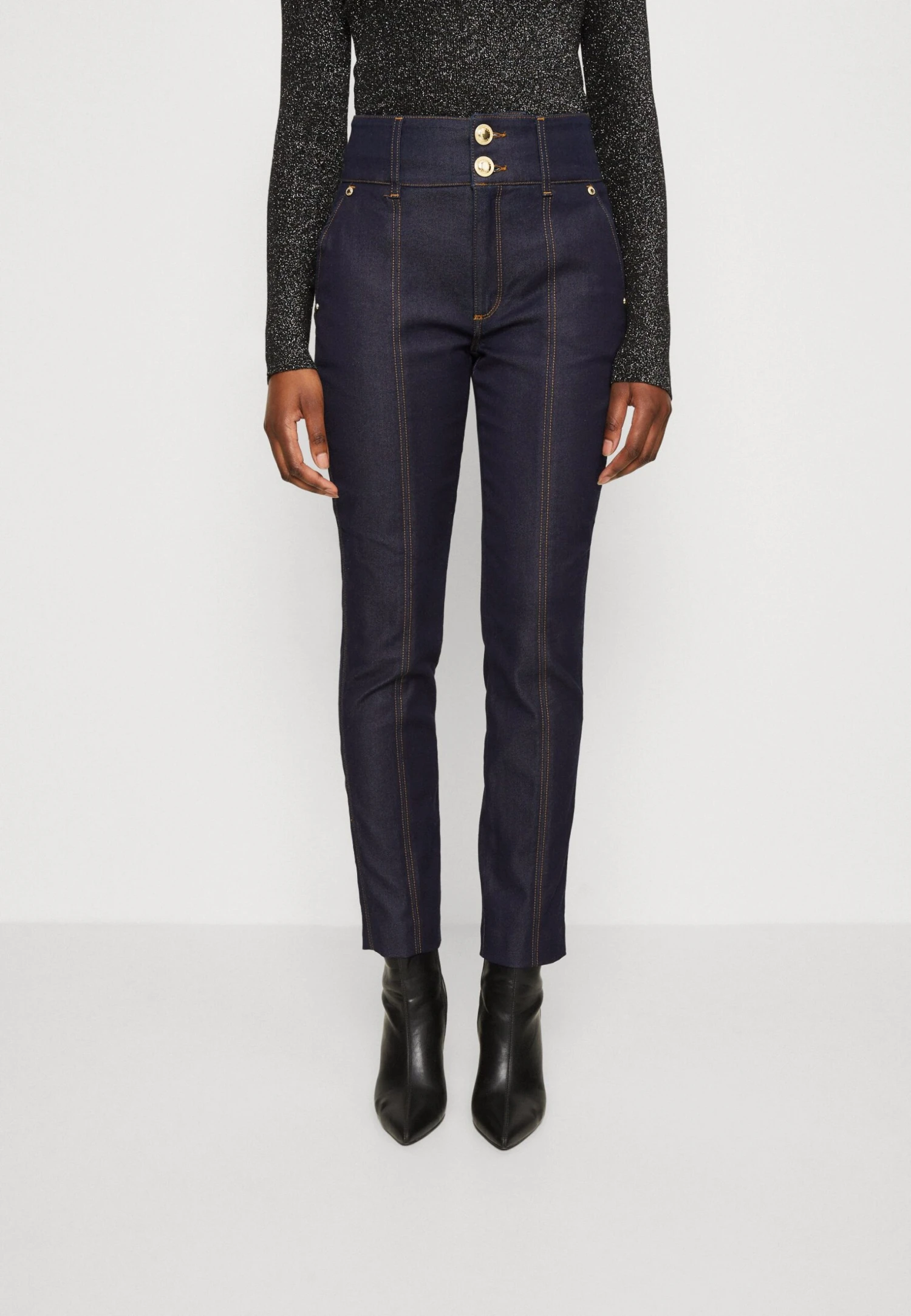 Shelly Pant - Slim Fit Jeans 1 Shelly Pant - Slim Fit Jeans