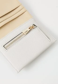 Guess LAUREL PETITE TRIFOLD - Wallet - Ivory -Guess Clothing Sale 93c79be1aacc4e6aaded97ea6effe1ff