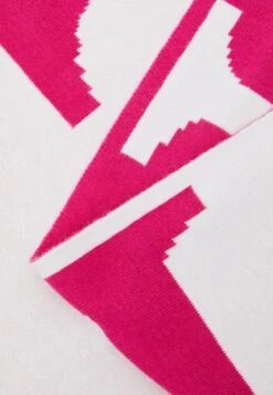 Guess Scarf Unisex - Scarf - Striking Fuchsia -Guess Clothing Sale 96d4b1d7806a44f1a09c05d60d6f9356