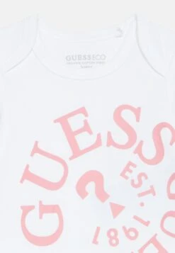 Guess BABY HOODED SET UNISEX - Baby Gifts - Pink Shades -Guess Clothing Sale 98901513ecf74940be2cec1cc3dfaf67