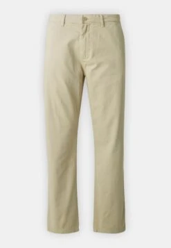 REGULAR - Trousers - Safari Tan 10 REGULAR - Trousers - Safari Tan -Guess Clothing Sale 98cc72b30ca74973b3d37d617ba47a9b 1