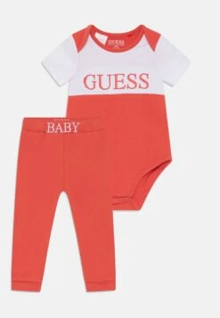 Guess Newborn Unisex Set - Body - Cranberry Splash