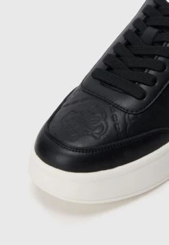 Guess WINNO 3 - Trainers - Black -Guess Clothing Sale 9d9cc44b5c9d4d76a553e81adee809ed