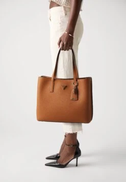 Guess MERIDIAN GIRLFRIEND TOTE - Handbag - Cognac