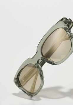 Guess UNISEX - Sunglasses - Grey/smoke -Guess Clothing Sale a06c816ef96a4833a291bc64e47bd8dd