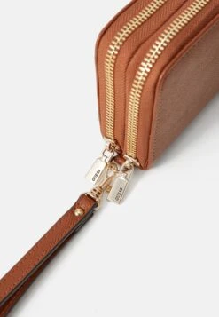Guess AMORETTE DOUBLE ZIP - Wallet - Cognac -Guess Clothing Sale a12be5cb34bc414999b702e323509fc1