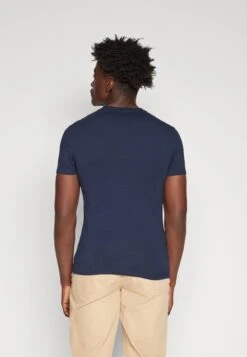 Guess CORE TEE - Basic T-shirt - Smart Blue -Guess Clothing Sale a2592014e2f94214a682c05b2bb4bbd5