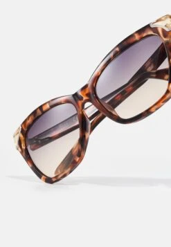 Guess Sunglasses - Havana -Guess Clothing Sale a32f7558be914ddcbe03345a3c0a3937