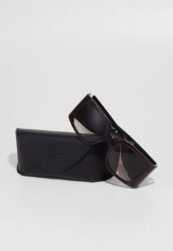 Guess GU00201-H - Sunglasses - Dark Havana / Gradient Brown -Guess Clothing Sale a484249081334b99aee5dbdb2c961279