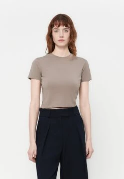 Guess BASIC LOGO TEE - Basic T-shirt - Silk Taupe