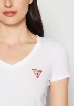 Guess Mini Triangle Tee - Basic T-Shirt - Pure White -Guess Clothing Sale a53b3d723aa846868a45680fccff3abe