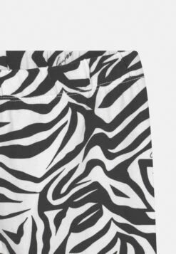 Guess Junior- Leggings - Trousers - Multi-Coloured 5 Guess Junior- Leggings - Trousers - Multi-Coloured -Guess Clothing Sale a54daf32ef8f4f4e8540b165e935dec2