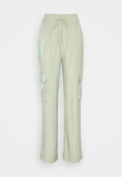 Guess Chantal - Cargo Trousers - Dusty Fern Multi -Guess Clothing Sale a664222fc5b944c98f6ff19831fcb94a