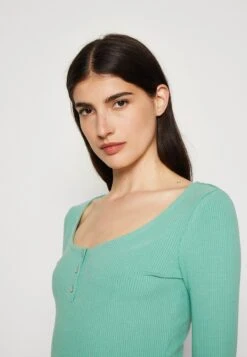 Guess Karlee Henley - Long Sleeved Top -Guess Clothing Sale aa1da36f461044438f2cc96911c2cbc0