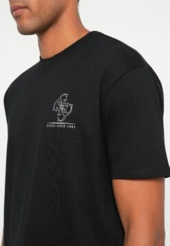 Guess QUATTRO TEE - Print T-shirt - Jet Black -Guess Clothing Sale aa525166105e4c5fbf5c70950b17dba1