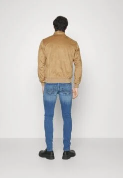 Guess Bomber Jacket - Macchiato -Guess Clothing Sale aa8f9df4334344d7a2112c6d4d8ed4a1