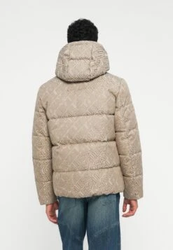 Guess ALL OVER LOGO JACKET - Winter Jacket - Brown 9 Guess ALL OVER LOGO JACKET - Winter Jacket - Brown -Guess Clothing Sale abab915dcfcd4c3785a3f38df7f7825d