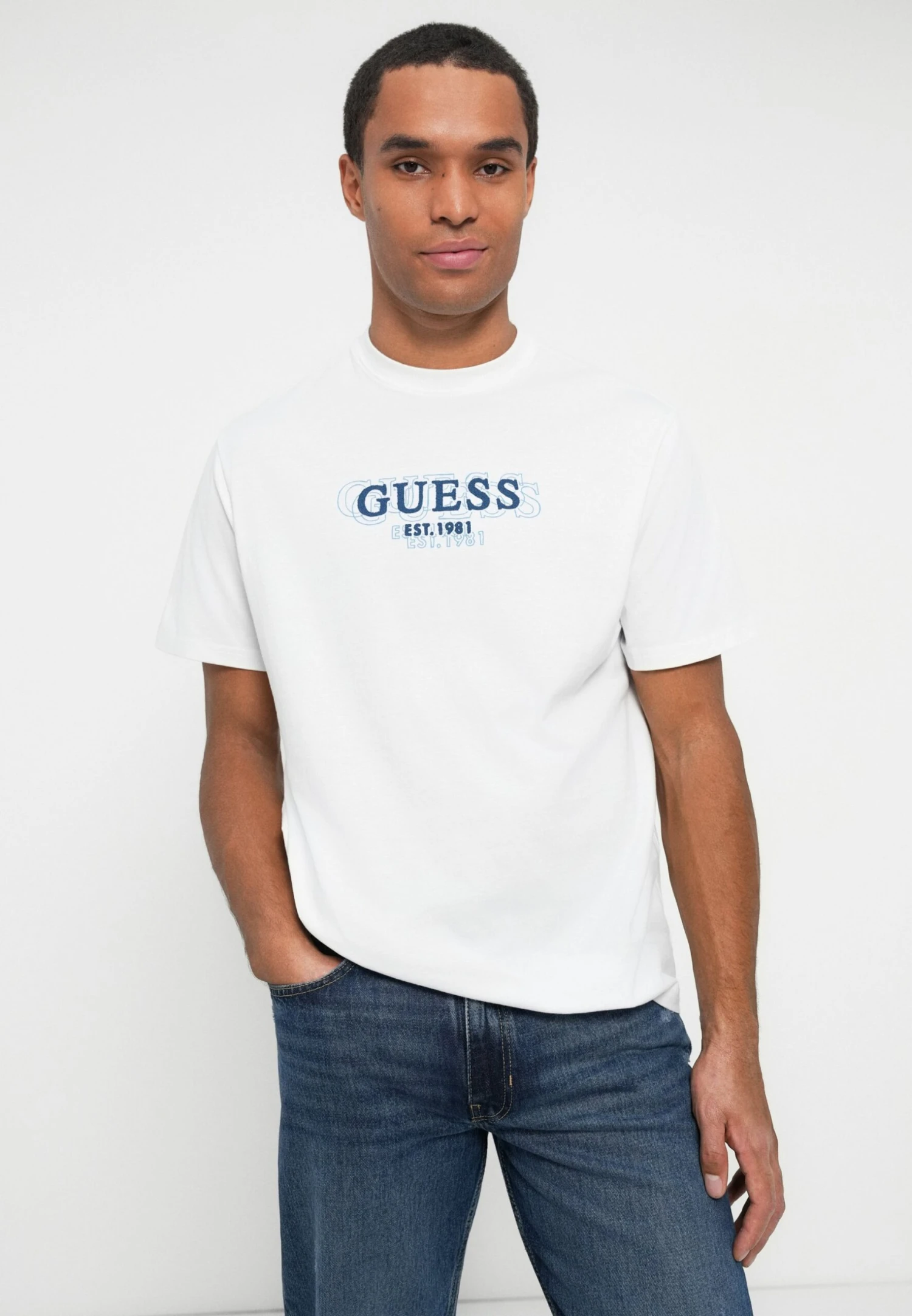 Guess SMALL LOGO TEE - Print T-shirt - Pure White 4 Guess SMALL LOGO TEE - Print T-shirt - Pure White - Image 4