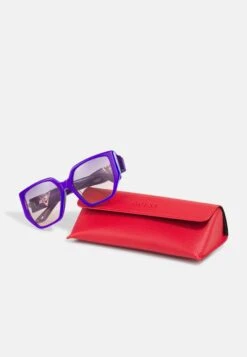 Guess Sunglasses - Shiny Violet -Guess Clothing Sale aed2a07e5aa742f2bd552a097ad58ee9