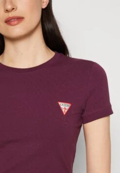 Guess Ss Cn Mini Triangle Tee - Basic T-Shirt -Guess Clothing Sale b5a0cbd9b6ca4894a1bab830a60718a4