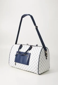 Guess CRUISE VIBE DUFFEL - Weekend Bag - White/navy -Guess Clothing Sale b695f0d6e19444a39b7a69b34f669078