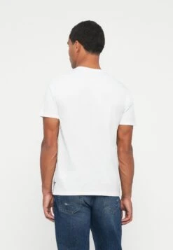 Guess DROP SHADOW TEE - Print T-shirt - Pure White -Guess Clothing Sale b6e6a5df3fd848989303831cd5572bbf