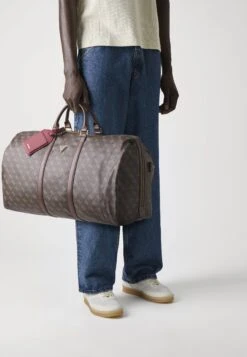 Guess PISA - Weekend Bag - Brown/ochre/burgundy