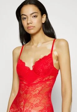 Guess Belle - Body 9 Guess Belle - Body -Guess Clothing Sale b7bb9a0147e348d8b1e7f9a8680f3459