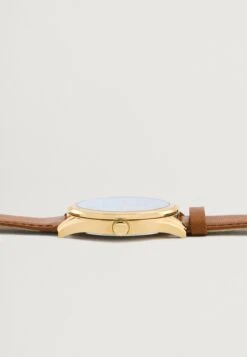 Guess DEX UNISEX - Watch - Brown -Guess Clothing Sale b7eb770b4d774812a5f8d8c64ffde0de