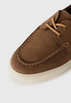 Guess ROB - Boat Shoes - Brown -Guess Clothing Sale b8cbbbe1b76c4042babf0b55ef3b1764