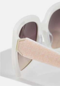 Guess Sunglasses - White/Gradient Violet -Guess Clothing Sale b9ef3c28c1f44d1c86839e7aca6dc75c