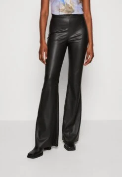 Hype Skinny Flare Pant - Trousers - Jet Black
