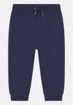 Guess Hodded Active Set Unisex - Tracksuit - Multi-Coloured 7 Guess Hodded Active Set Unisex - Tracksuit - Multi-Coloured -Guess Clothing Sale bb4d9b24558f49cdaee446a258f03ea4