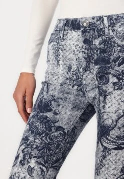 Guess SEXY FLARE - Bootcut Jeans - The Rosewood -Guess Clothing Sale bb619a7f0013421183a99e3ad3ed5b50