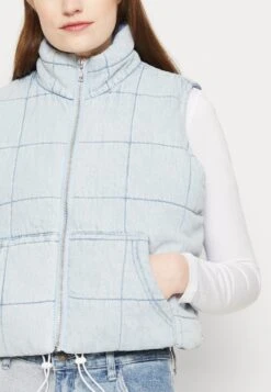 Go Lana Reversible Vest - Waistcoat - Go Venice Light Wash -Guess Clothing Sale bcae301306074e99bcbe7a480c10c131