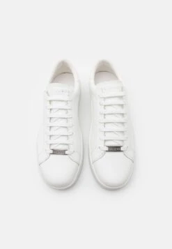 Guess Udine - Trainers - White -Guess Clothing Sale bd896f7079b54ee6b3ac63b7c73792a7