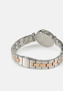 Guess ARRAY - Watch - Silver-coloured -Guess Clothing Sale bf7c70b439ac43f2bbb08e9e66387340