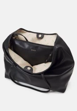 Guess VICTTORIA TOTE SET - Clutch - Black -Guess Clothing Sale c0fcf8795c2a478aa205499e600d2d77