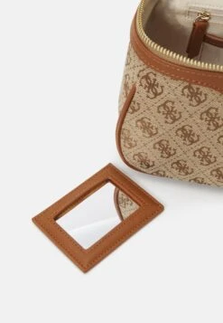 Guess Beauty - Wash Bag - Brown -Guess Clothing Sale c19aa6dd44e347d9bfb3b521d576c80e