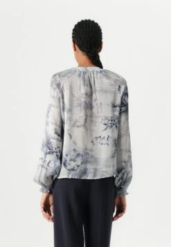 Guess NEW JOSETTE - Button-down Blouse - Indigo Tropical -Guess Clothing Sale c34619458fa043c2afd028fba5abf8ed