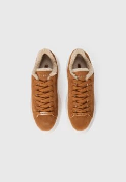 Guess ELBAN - Trainers - Cognac -Guess Clothing Sale c3be8336b48841ae973e36734b288b47