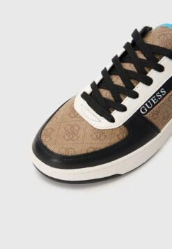 Guess VENKO - Trainers - Beige/brown/black -Guess Clothing Sale c6b536af06314c24897243254c4434cf