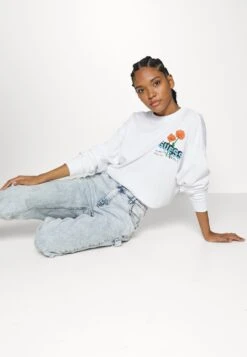 Go Earth Day - Sweatshirt - Pure White -Guess Clothing Sale c74388d62600401e80ec5fa048b1e9e1